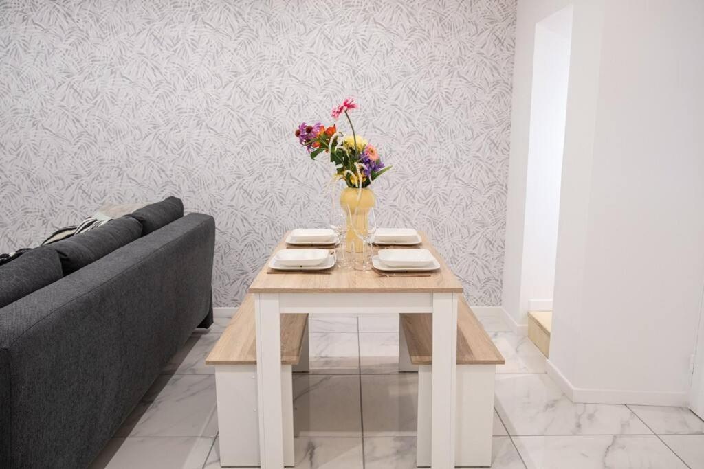 Appartement Renove - Wifi - Jardin - Centre De Niort Exteriör bild