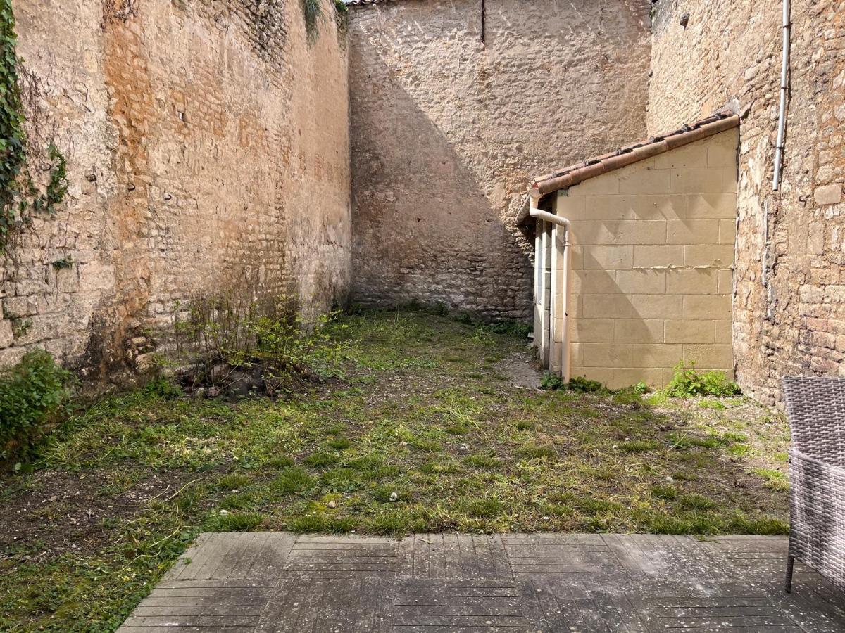 Appartement Renove - Wifi - Jardin - Centre De Niort Exteriör bild